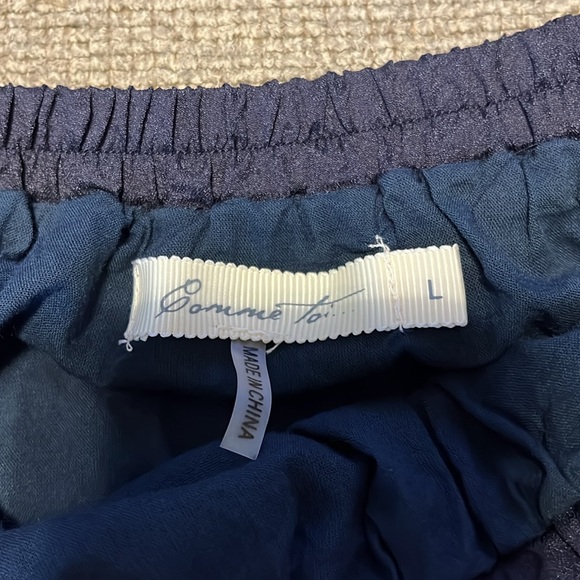 Navy skirt with cream birds and pockets - Picture 4 of 5